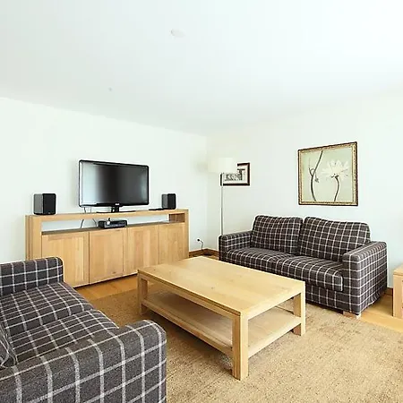 Sleeps 4 Pool Wifi 아파트 *